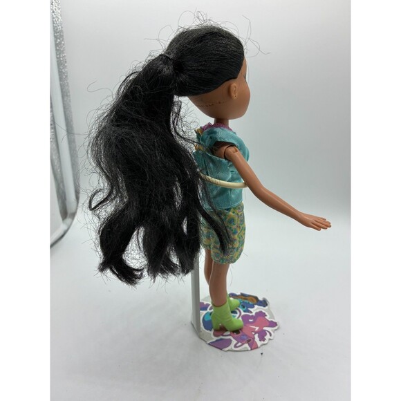 Bratz Doll Jade with Black Hair - Blue Top & Floral Skirt - Green Boots - Picture 2 of 4